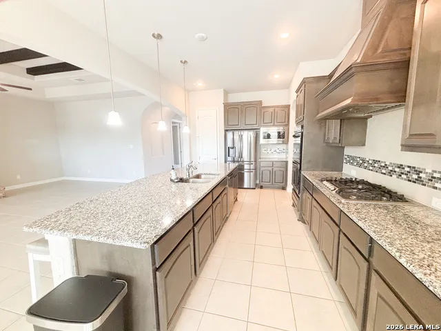 268 Englewood Ln Castroville, TX 78009