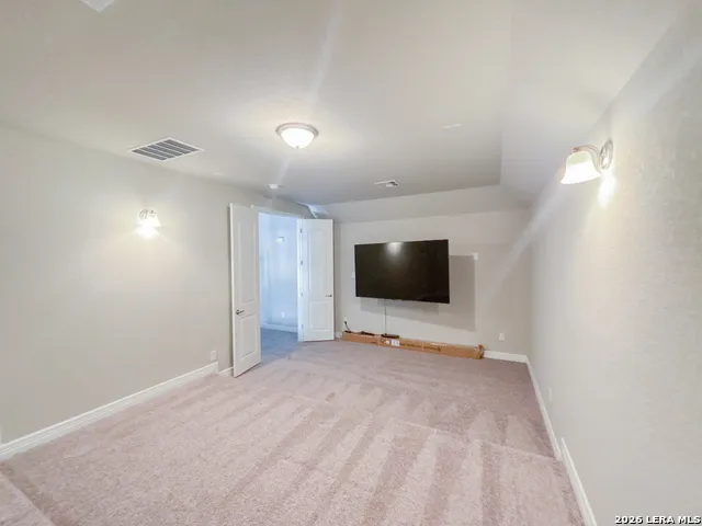 268 Englewood Ln Castroville, TX 78009