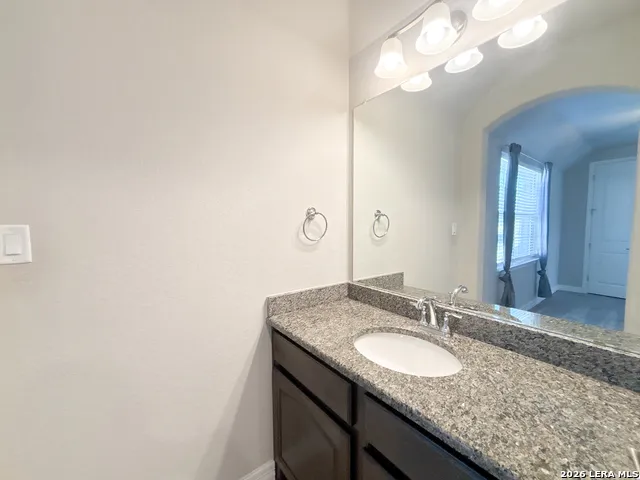 268 Englewood Ln Castroville, TX 78009