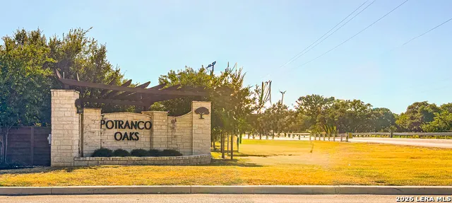 268 Englewood Ln Castroville, TX 78009
