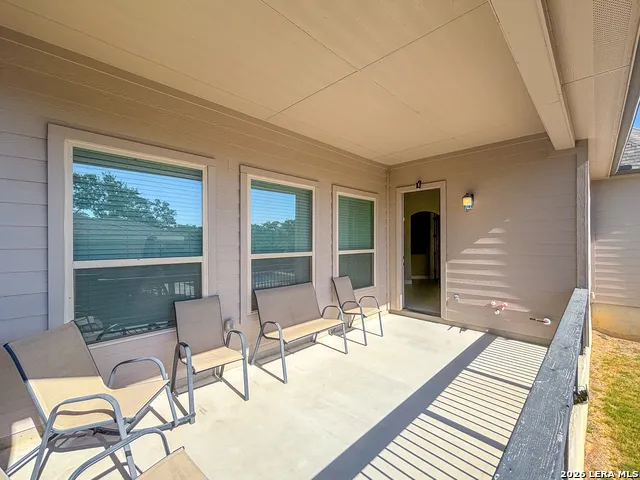 268 Englewood Ln Castroville, TX 78009
