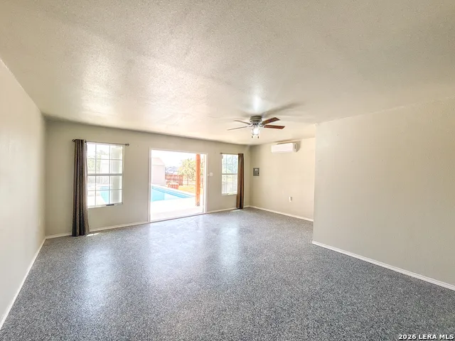 268 Englewood Ln Castroville, TX 78009
