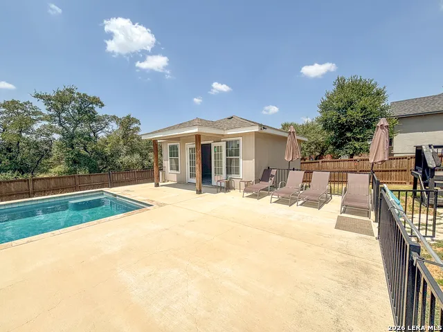 268 Englewood Ln Castroville, TX 78009
