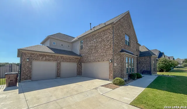 268 Englewood Ln Castroville, TX 78009