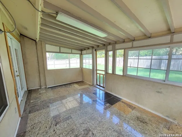 189 Meadowland Universal City, TX 78148