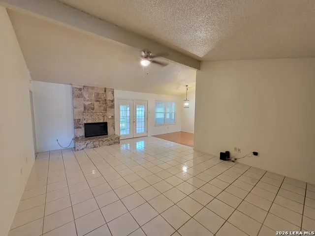 189 Meadowland Universal City, TX 78148