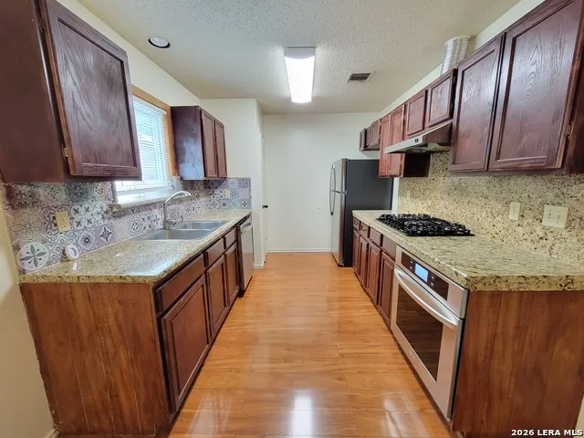 189 Meadowland Universal City, TX 78148