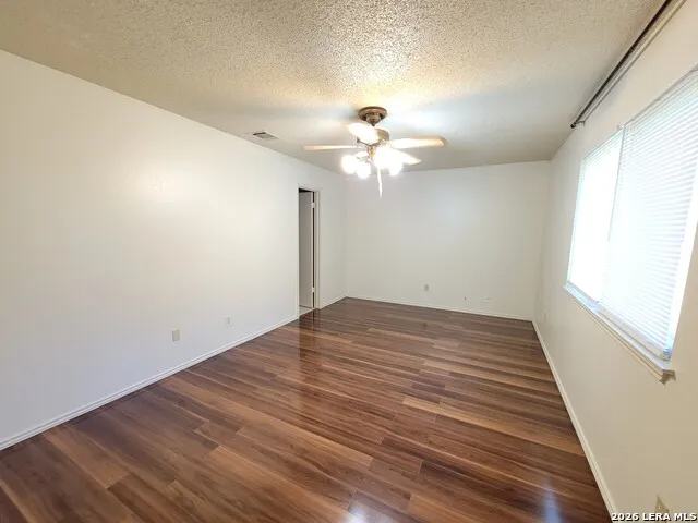 189 Meadowland Universal City, TX 78148