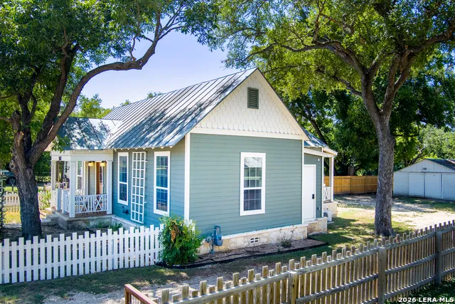 507 HIGH ST Comfort, TX 78013