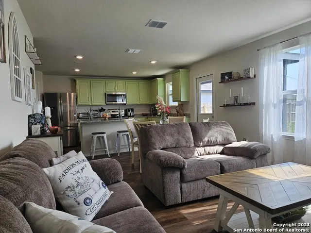 535 Wild Olive Way San Antonio, TX 78219
