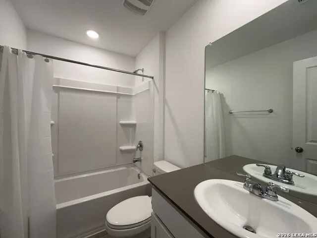 7611 Aston Cross San Antonio, TX 78253
