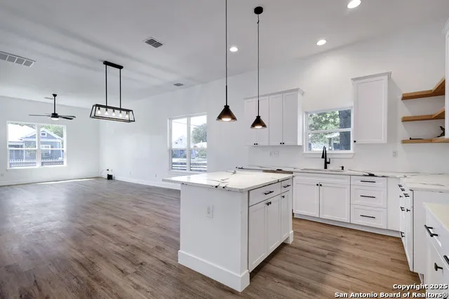 2425 Monterey St San Antonio, TX 78207