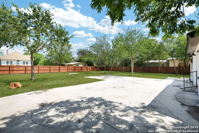 2425 Monterey St San Antonio, TX 78207