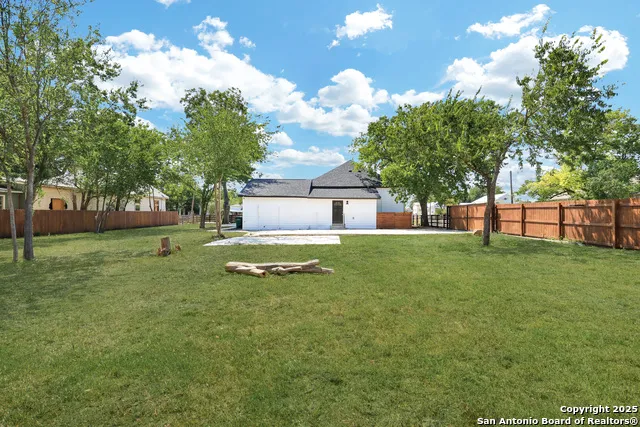 2425 Monterey St San Antonio, TX 78207
