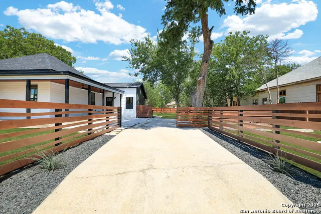 2425 Monterey St San Antonio, TX 78207