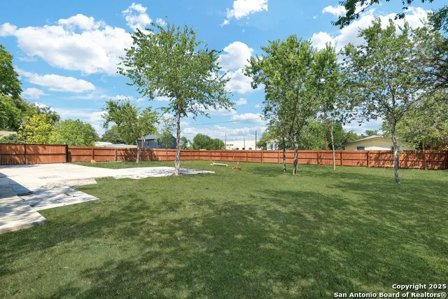 2425 Monterey St San Antonio, TX 78207