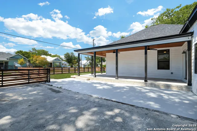 2425 Monterey St San Antonio, TX 78207