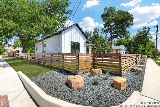 2425 Monterey St San Antonio, TX 78207