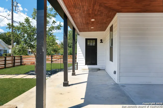 2425 Monterey St San Antonio, TX 78207