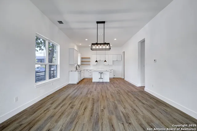 2425 Monterey St San Antonio, TX 78207