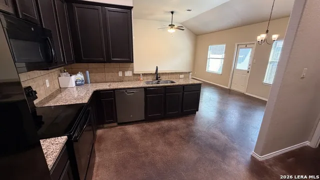 708 Saengerhalle Rd New Braunfels, TX 78130