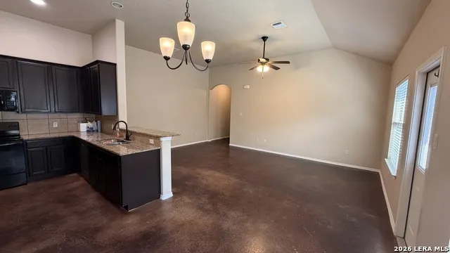 708 Saengerhalle Rd New Braunfels, TX 78130