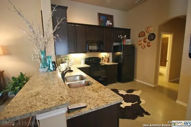 2548 PAHMEYER RD New Braunfels, TX 78130
