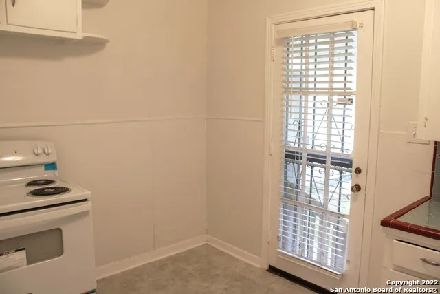 2825 W WOODLAWN AVE San Antonio, TX 78228