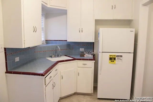 2825 W WOODLAWN AVE San Antonio, TX 78228