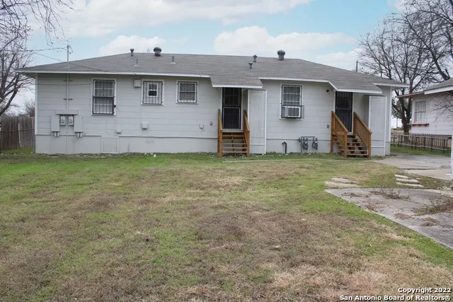 2825 W WOODLAWN AVE San Antonio, TX 78228