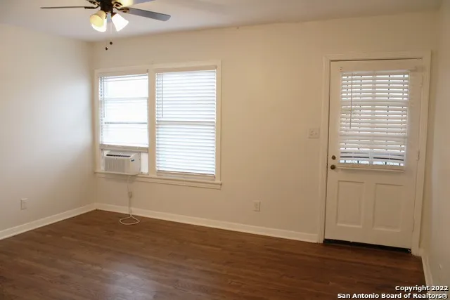 2825 W WOODLAWN AVE San Antonio, TX 78228