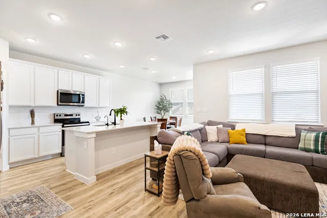 235 Brook Shadow Cibolo, TX 78108