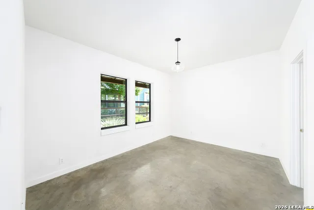 1150 OLIVE ST San Antonio, TX 78202