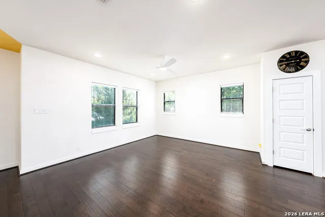 1150 OLIVE ST San Antonio, TX 78202