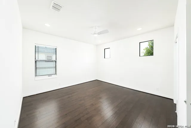 1150 OLIVE ST San Antonio, TX 78202