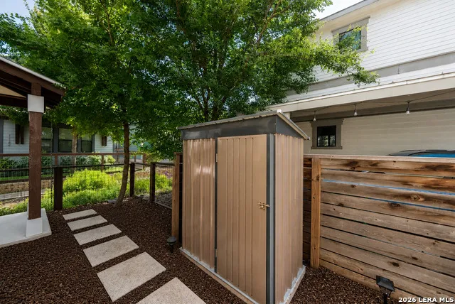 1150 OLIVE ST San Antonio, TX 78202