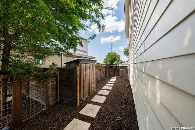 1150 OLIVE ST San Antonio, TX 78202