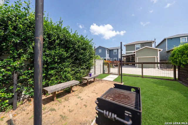 1150 OLIVE ST San Antonio, TX 78202