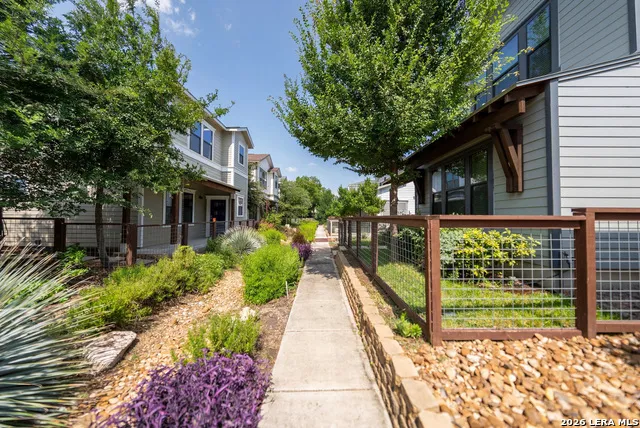 1150 OLIVE ST San Antonio, TX 78202