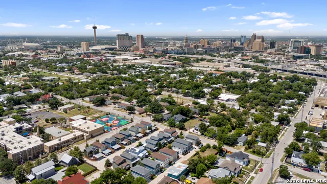 1150 OLIVE ST San Antonio, TX 78202