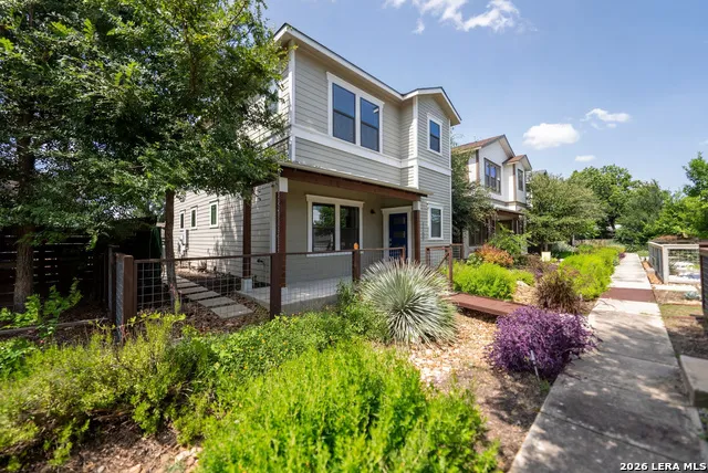 1150 OLIVE ST San Antonio, TX 78202