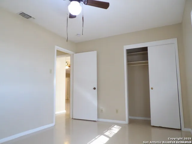 5637 WALZEM RD Windcrest, TX 78218