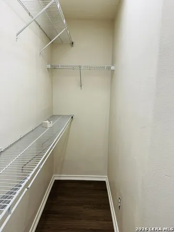 8943 Walnut Spgs Universal City, TX 78148