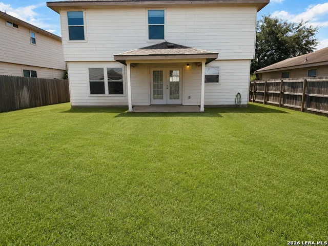 8943 Walnut Spgs Universal City, TX 78148