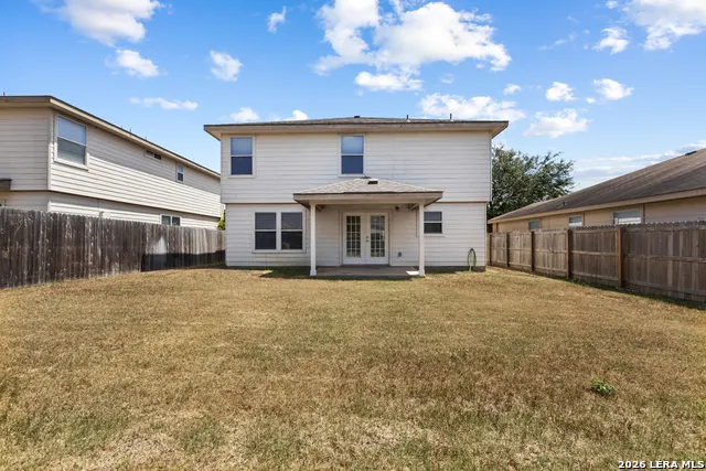 8943 Walnut Spgs Universal City, TX 78148