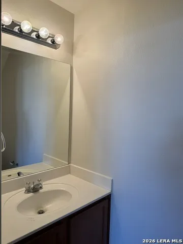 8943 Walnut Spgs Universal City, TX 78148