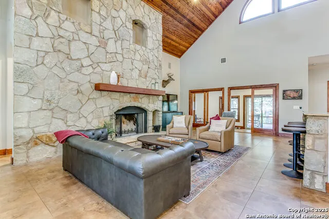 408 Copeland Hill Smithville, TX 78957