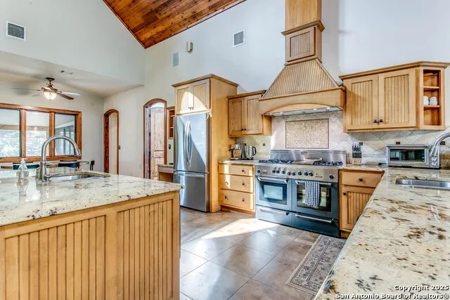 408 Copeland Hill Smithville, TX 78957