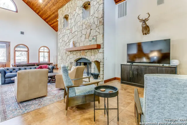 408 Copeland Hill Smithville, TX 78957
