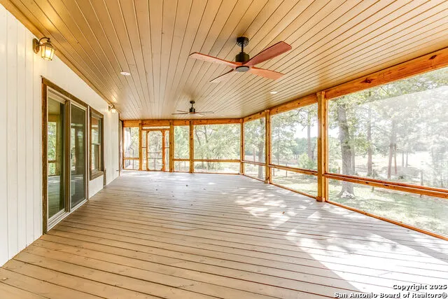 408 Copeland Hill Smithville, TX 78957